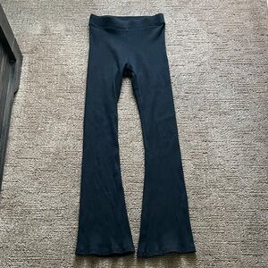 VS Pink ribbed Flared Leggings